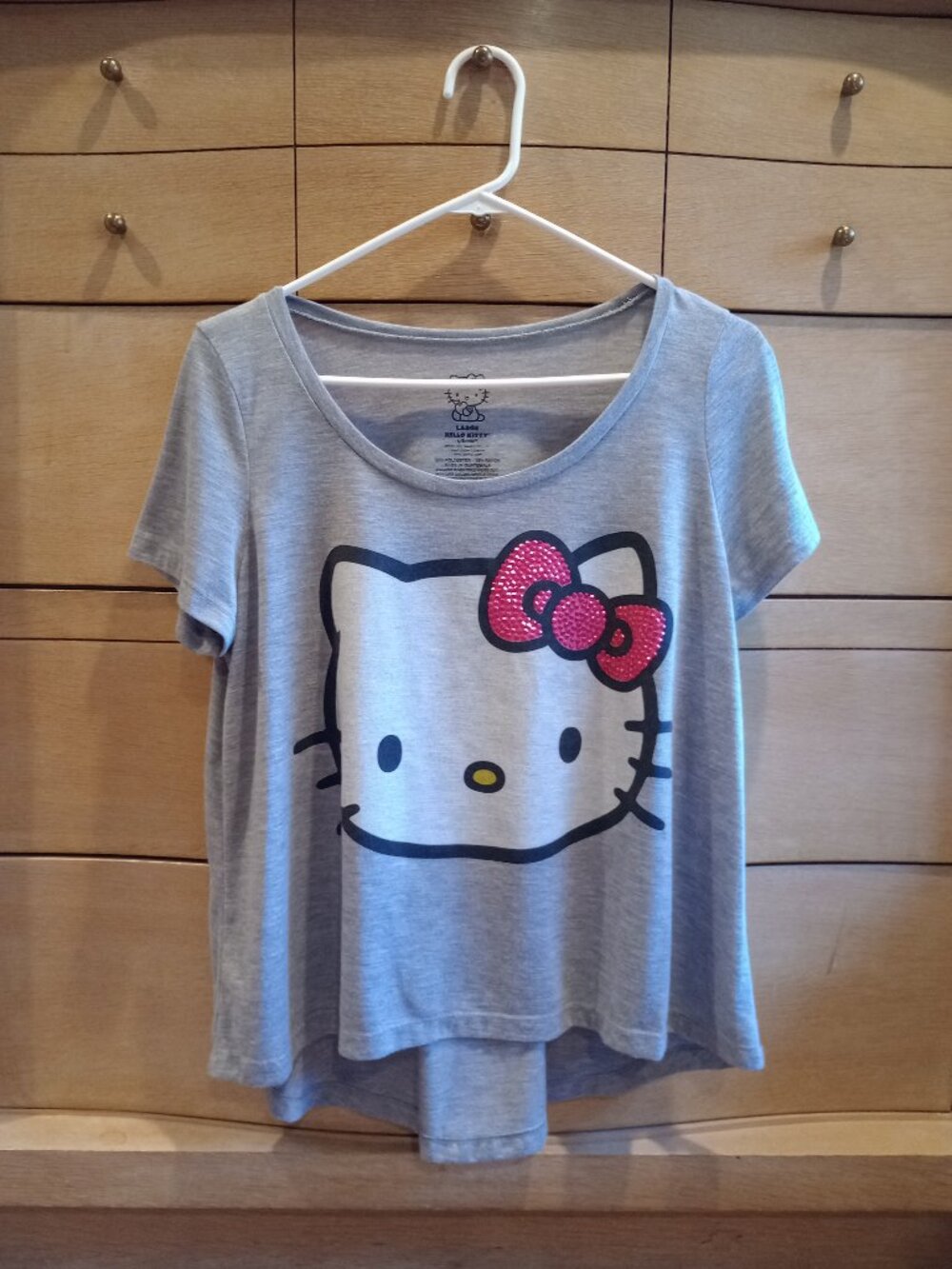 Hello Kitty T-shirt - Large - EUC